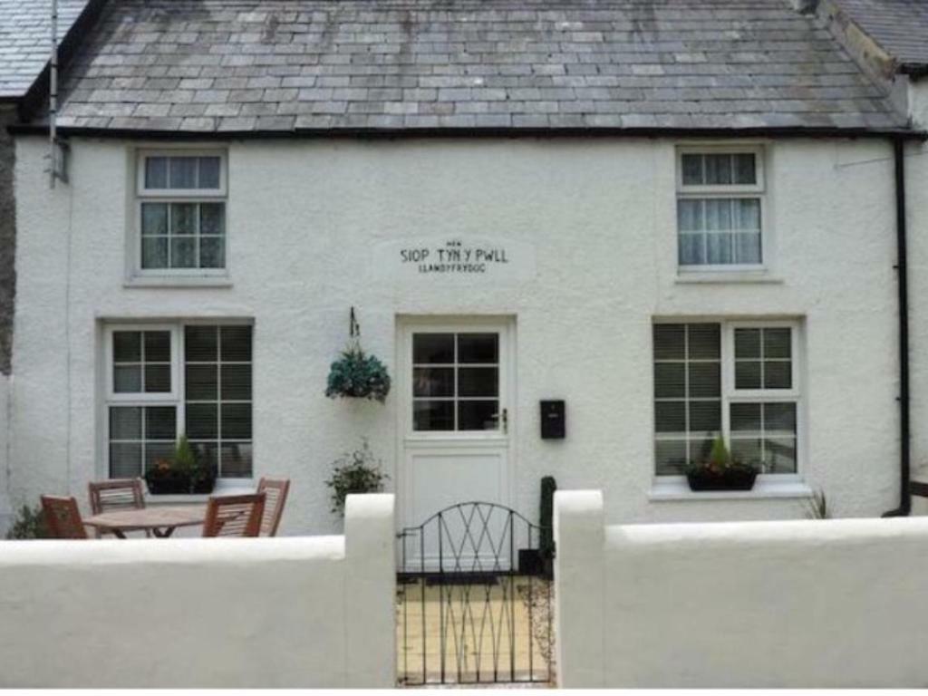 The Old Shop Villa Llandyfrydog Buitenkant foto