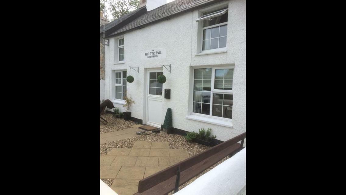 The Old Shop Villa Llandyfrydog Buitenkant foto